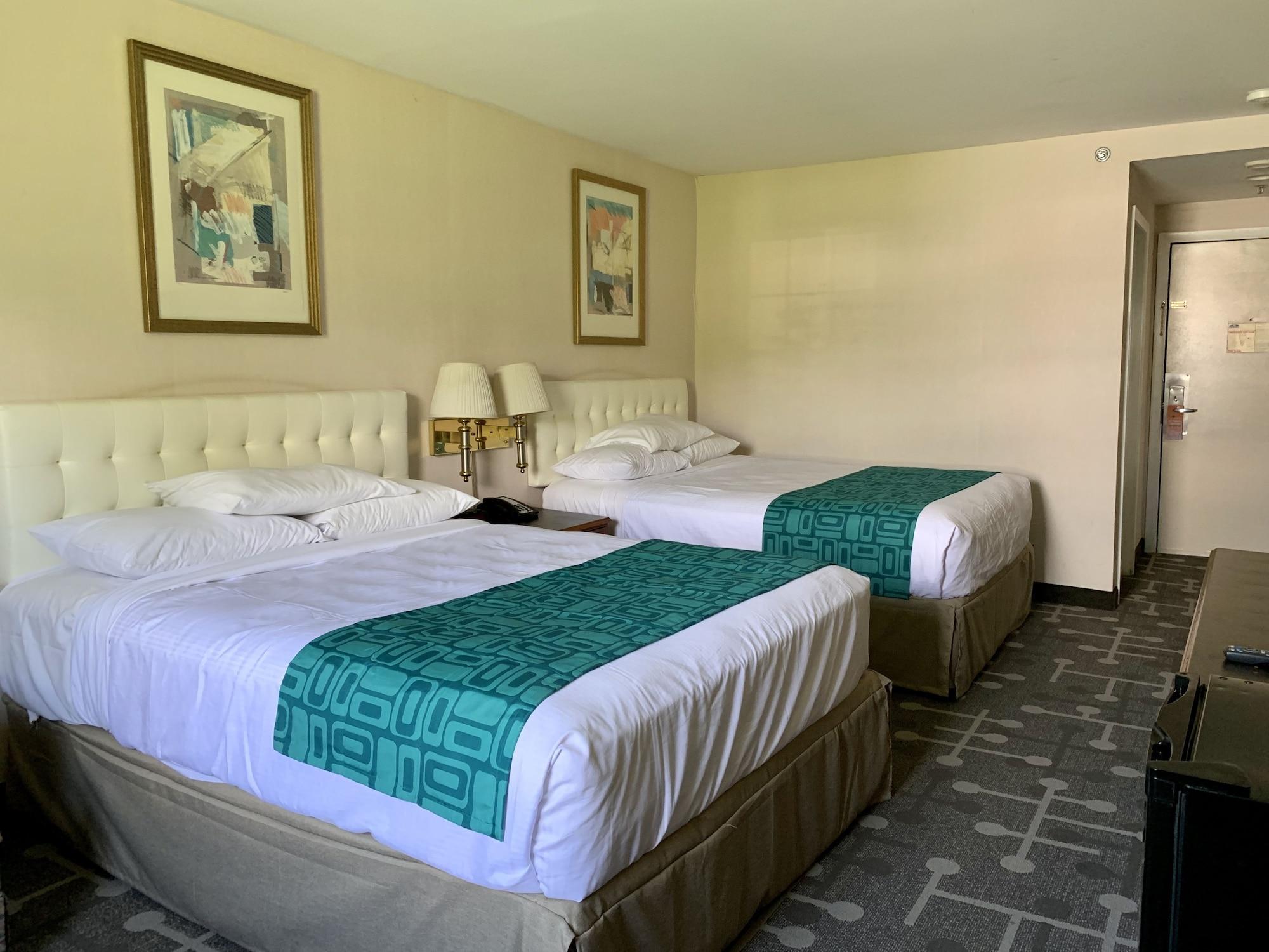 Howard Johnson By Wyndham Williamstown Extérieur photo